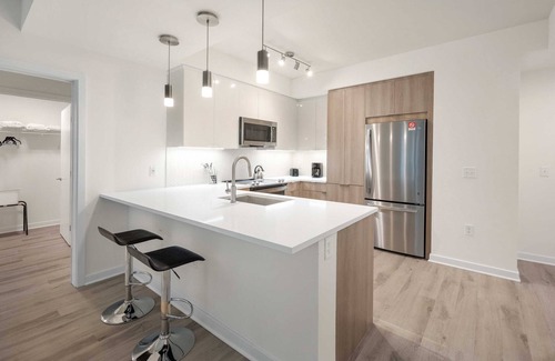 NoMa Hotel | Close to Metro Red Line | Business Traveler Friendly | NoMa