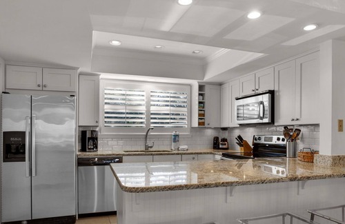 Gulf Pines Condo | Close to Pool, Granite and Stainless Steel Kitchen, Ground Floor Cottage