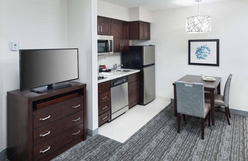 Renton House | Close to Seattle business, steps from family fun