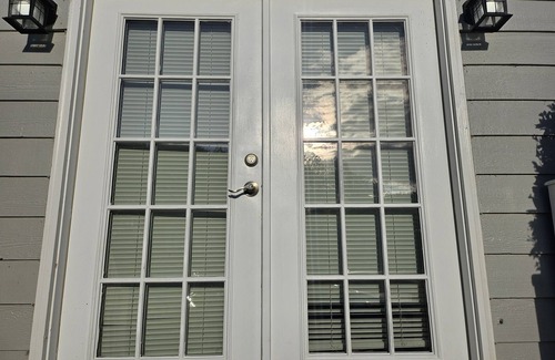 Riverdale Apartment | Close to the airport! Remodeled furnished 1 Bedroom suite with Kitchenette.