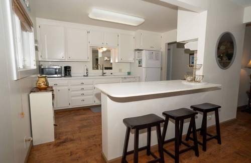 Cayucos House | Close to the beach and town, pet friendly!