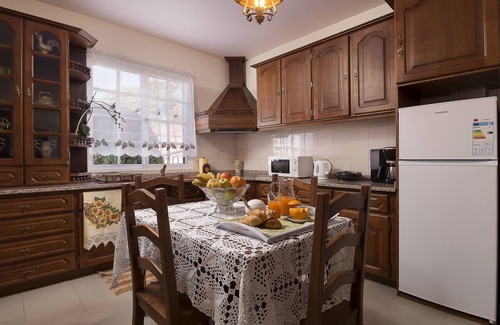 Ponta do Sol Cottage | Close to the walks and the sea.
