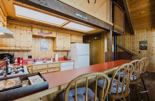 San Juan River Village Cabin | Close to Wolf Creek, Fish San Juan River, Escape the Crowds