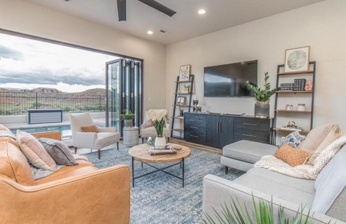 Washington House | Closest 8 Bedroom To Zion-Private Pool and Hot Tub! 2272