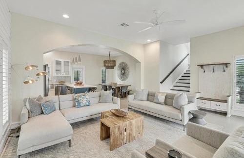 Cinnamon Shore House | Cloud Nine 136 BE