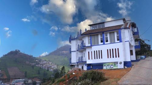 Wellington Bed & Breakfast | Cloud Nine Kothagiri By Lexstays