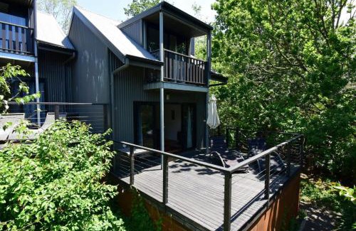 Kangaroo Valley House | Cloudsong Chalet 4 Close to the village centre