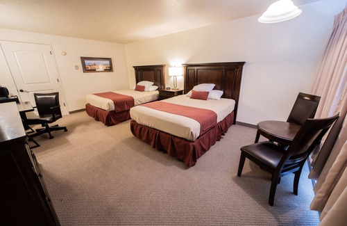 Montpelier Hotel | Clover Creek Inn