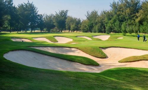 Agara Hotel | Clover Greens Golf Course and Resort
