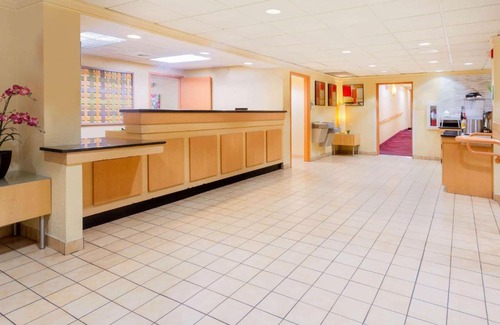 Toddville Road Hotel | CLT Airport Inn & Suites