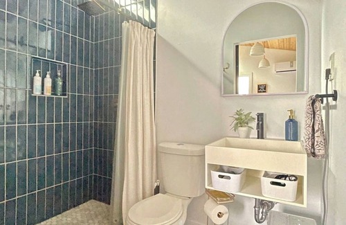 Montopolis Apartment | Club Studio . 5 Min to Airport . CuteandCozy Stay