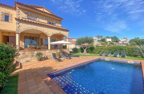 Condado del Jaruco Villa | Club Villamar - Precious villa located in a privileged area with sea views, a perfect election fo.