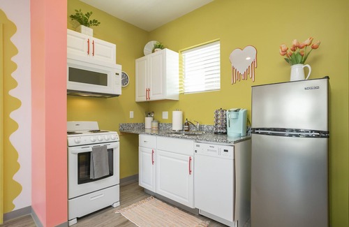 Maxwell House | 🎸🎇 CLUELESS HOME IN NASH-VEGAS! WALKABLE LOCATION!