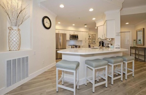 Tropical Cove Condo | Coast Awhile at Lexington CC Lake Village