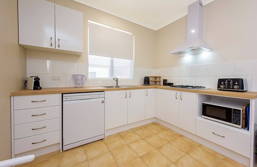 Geographe House | Coast Haven Busselton – Bright, Retreat Near Beach