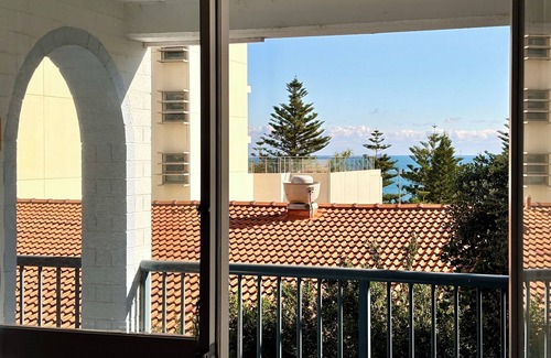 Scarborough Apartment | Coastal Beach Retreat Scarborough Pool & Slide!