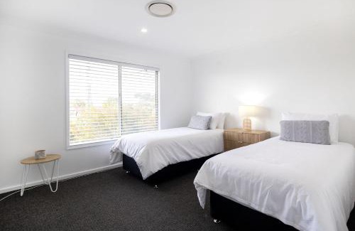 Ulladulla House | Coastal Breeze - 67 Burrill Street