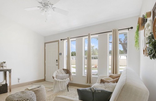 Hobe Sound House | Coastal Breeze Bungalow - Beautiful Hobe Sound / Close to Beach / 3 BE - 3 BA