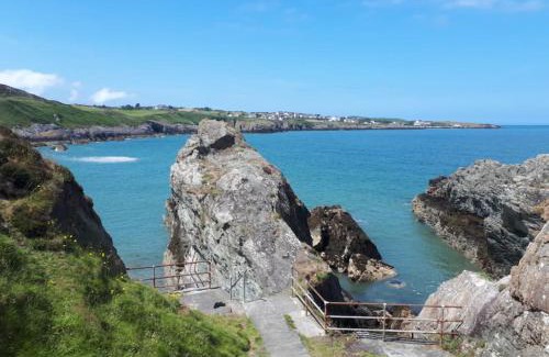 Amlwch House | Coastal bungalow, sleeps 5 and ideal for walkers