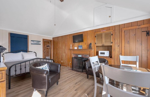Yarmouth Cottage | Coastal charm and stunning Nantucket Sound views await at The Beach Plum