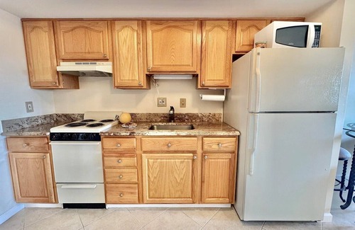 Southend Condo | Coastal Charm Meets Cozy Comfort - 1BR Beachside Beauty!
