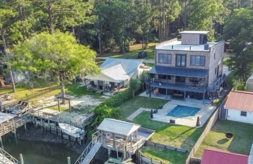 Midway House | Coastal Charm on Jerico River River Front