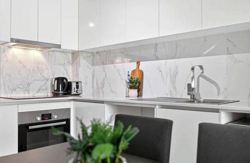 Rockingham Apartment | Coastal Comfort in Rockingham 2BR Apartment
