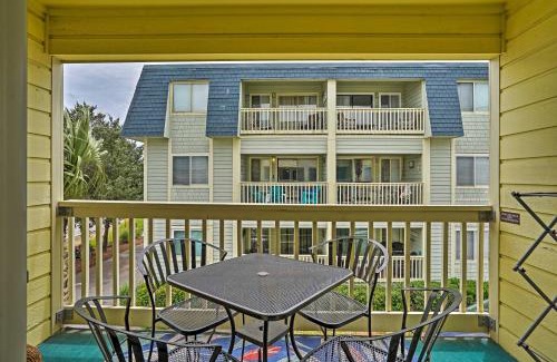 Isle of Palms Apartment | Coastal Condo with Pool Access - Walk To Beach!