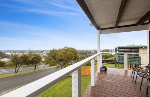 Lakes Entrance House | Coastal Crest