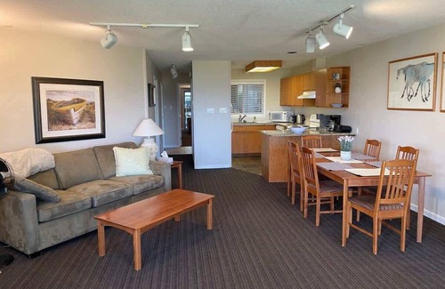 Regional District of Nanaimo Condo | Coastal Elements - 1BDRM - Full Kitchen