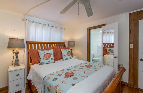 Indian Rocks Beach Apartment | Coastal Escape - Indian Rocks Beach 2 Bedroom Apts by Redawning