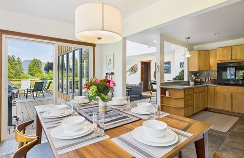 Juneau House | Coastal Escape w/Sauna, Soaking Tub & Bay Views
