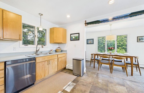 Juneau House | Coastal Escape w/Sauna, Soaking Tub & Bay Views