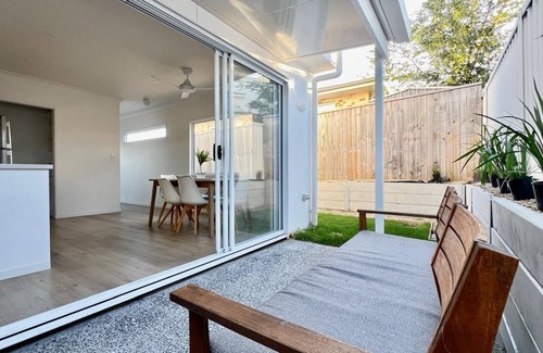 Redcliffe House | Coastal Escape Watch Horses Pass Walk to Beach