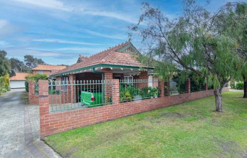 Middleton Beach House | Coastal Garden Villa