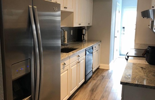 Bayshore Gardens House | Coastal Getway in Tampa