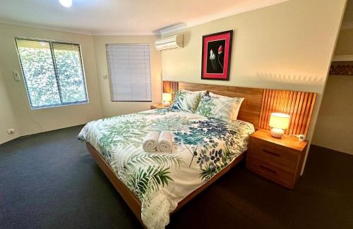 Geographe House | Coastal Haven on Ostia - Geographe