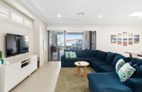 Barrack Heights House | Coastal Palms Escape - Your Ideal Family Getaway