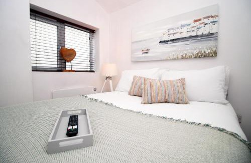 Penarth Apartment | Coastal penarth dream! Close to Cardiff superb location near bars and restaurants! Dog friendly and welcome breakfast pack!