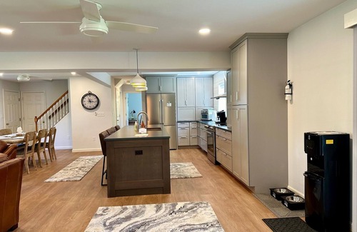 Mid-Coast and Islands House | Coastal Retreat Near Beach w/Ocean Views !