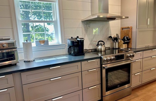 Mid-Coast and Islands House | Coastal Retreat Near Beach w/Ocean Views !