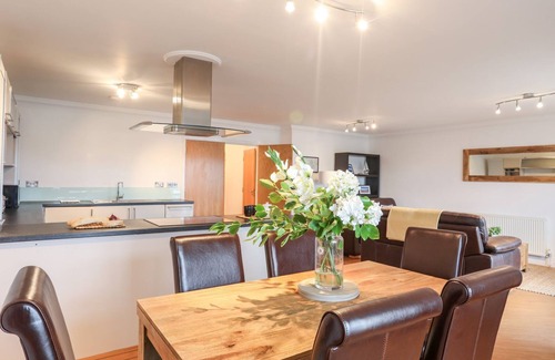 Edern Cottage | COASTAL RETREAT, pet friendly, country holiday cottage in Morfa Nefyn