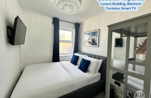 Porthcawl Apartment | COASTAL RETREAT Town Centre Entire Property, Very Close to Sea & Restaurants, 2 King Size Beds