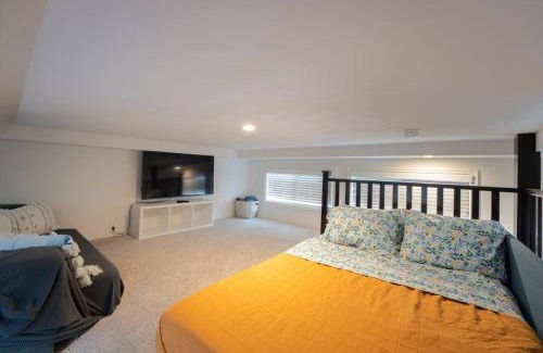 San Luis Obispo House | Coastal Tiny House 2 Queen Beds low loft