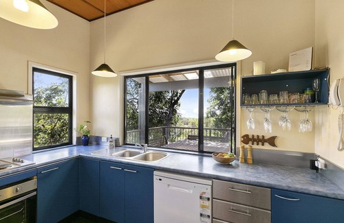 Point Lookout House | Coasting - Straddie Beach Style House