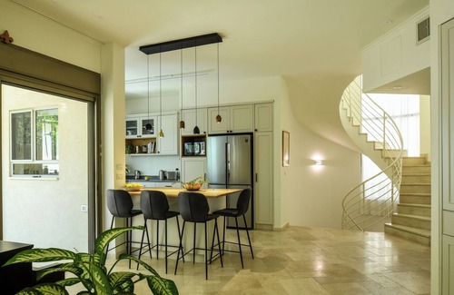 Netanya Apartment | Coastline Family Triplex by Sea N' Rent