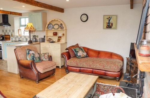 Kilmore Cottage | COB COTTAGE, pet friendly, with a garden in Kilmore, County Wexford