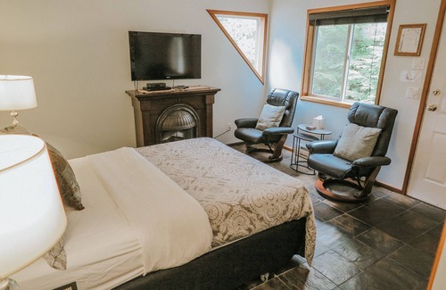 Tofino House | Cobble Wood Guesthouse