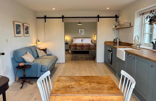 Lyme Regis Apartment | Cobblers Lodge