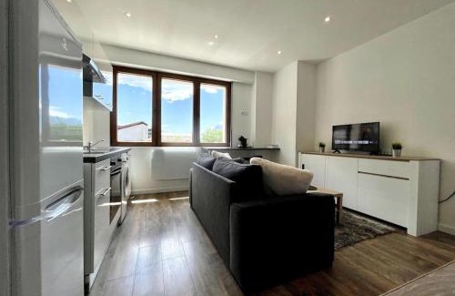 Albertville Apartment | coccon, tv, wifi